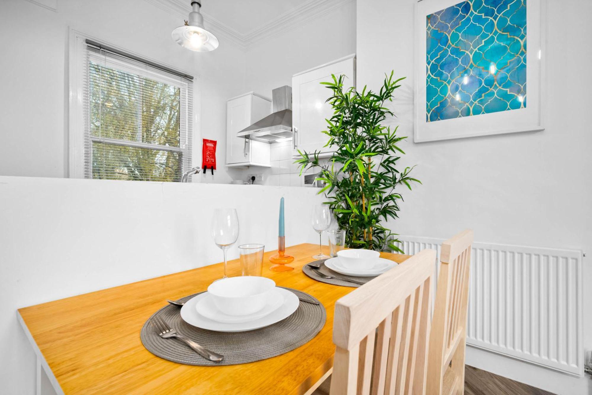 Luxury Apartment - Wolverhampton - Netflix - Smart Tv - Fast Wifi - 7Apc Exterior photo